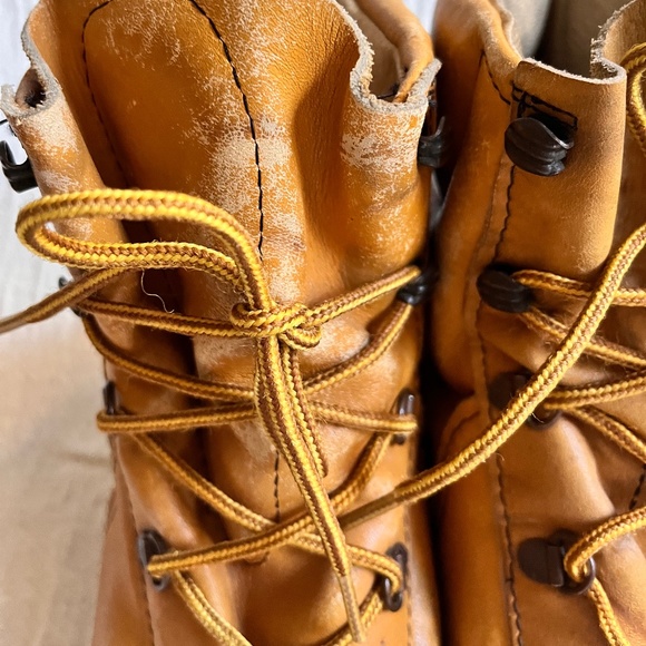 Vintage Maple Leaf Alpine boots - Picture 9 of 9